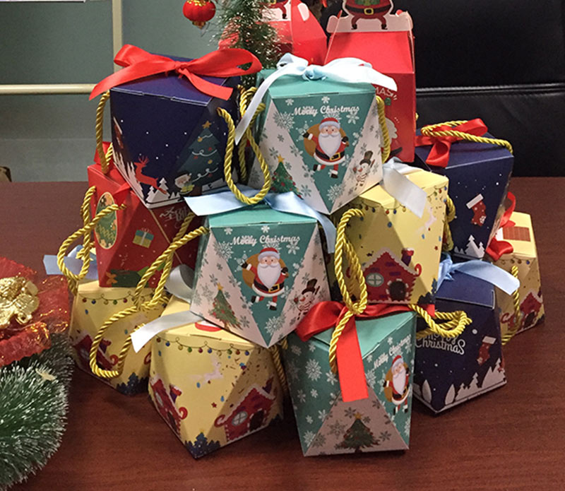 圣誕節(jié)，擎川EVERLAR祝大家圣誕節(jié)快樂！