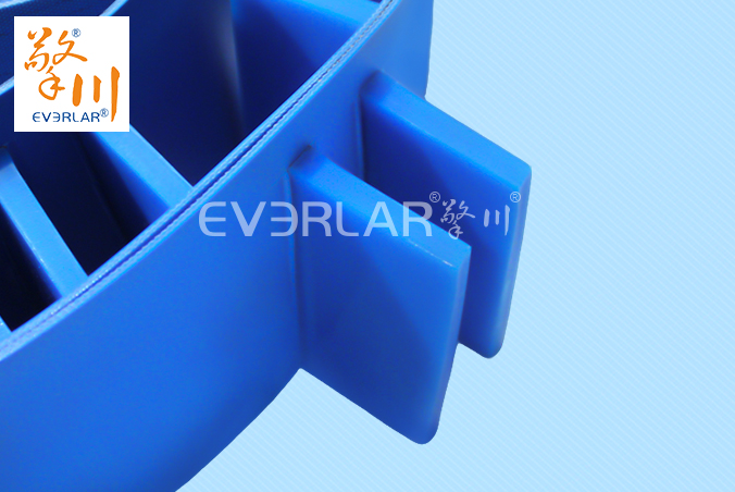 藍(lán)色PU輸送帶加擋板耐腐蝕食品級(jí)海鮮分揀機(jī)專(zhuān)配傳輸帶廠(chǎng)家定制