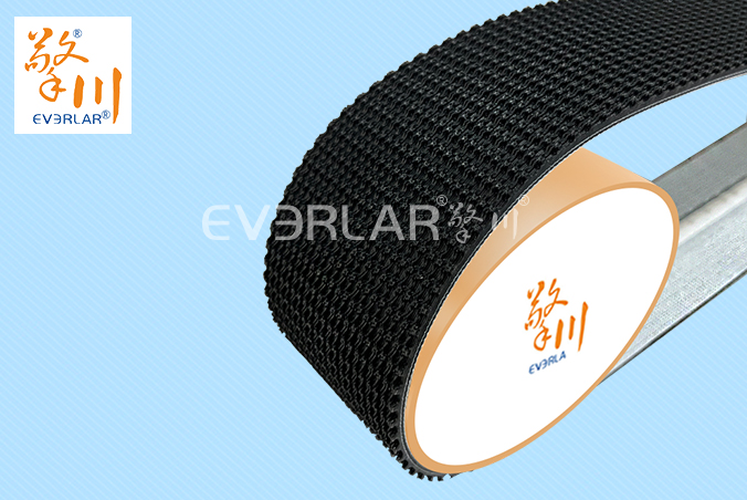 黑色PVC花紋帶加導(dǎo)條耐磨防滑包裝行業(yè)分揀機(jī)輸送帶擎川定制